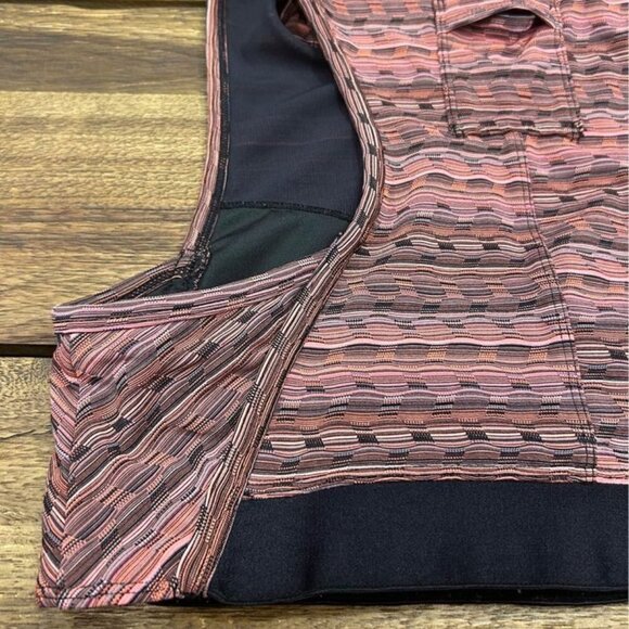 FREE PEOPLE movement collared sleeveless workout top. Size L. Hidden pocket. Gor - Picture 7 of 9